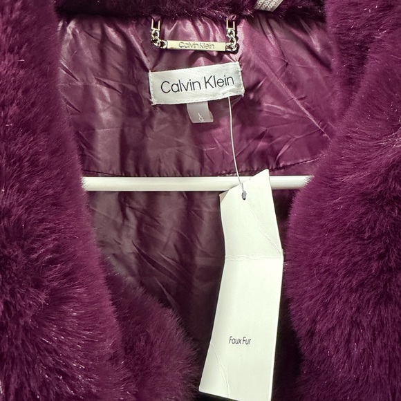 Calvin Klein Women's Purple Quilted faux fur  Vest L - Picture 3 of 6